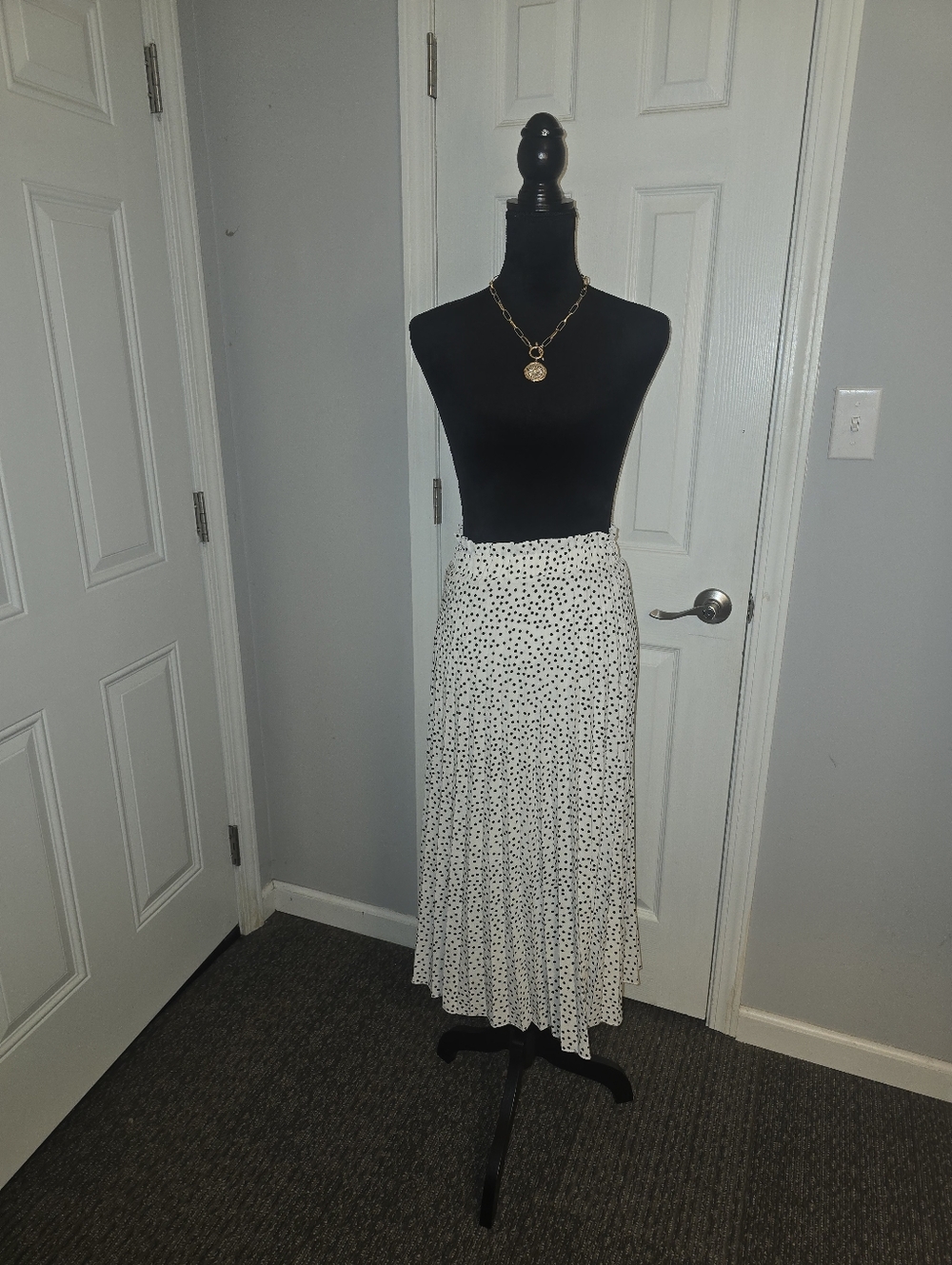Metro Wear Black and White A-Line Skirt